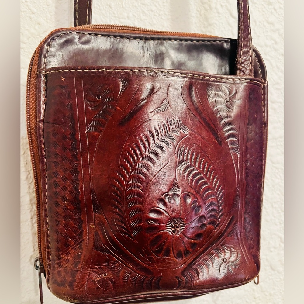 FLORAL TOOLED Genuine LEATHER western Purse